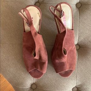 39 1/2 suede ruby magenta soft red sexy heel